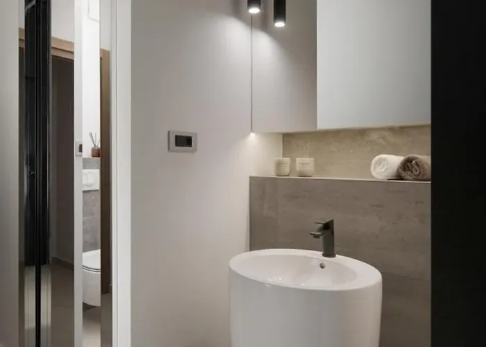 Vila Luxury Energy - Peljesac, Heated Pool, Ideal 8 Guests, Seafront Orebić