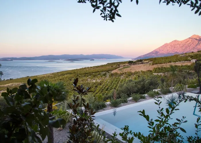 Luxury Energy - Peljesac, Heated Pool, Ideal 8 Guests, Seafront