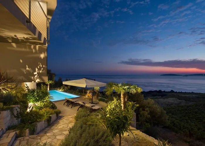 Vila Luxury Energy - Peljesac, Heated Pool, Ideal 8 Guests, Seafront Orebić