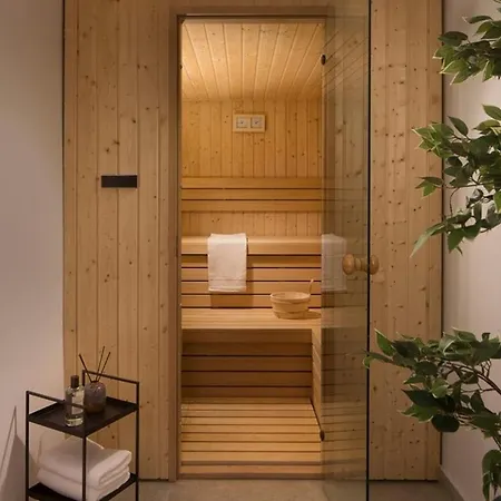 Luxury Energy - Peljesac, Heated Pool, Ideal 8 Guests, Seafront * Orebić