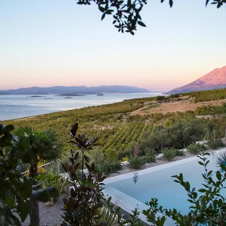 Luxury Energy - Peljesac, Heated Pool, Ideal 8 Guests, Seafront