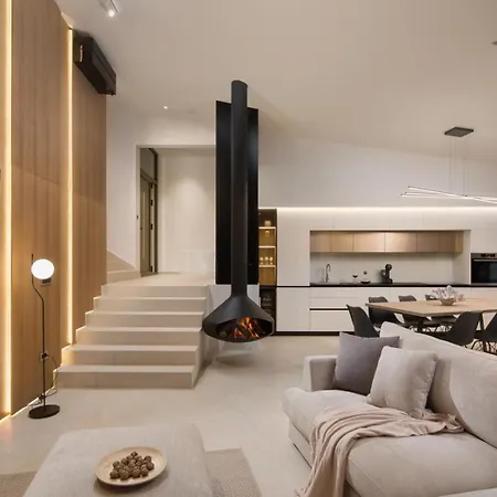 Luxury Energy - Peljesac, Heated Pool, Ideal 8 Guests, Seafront Willa