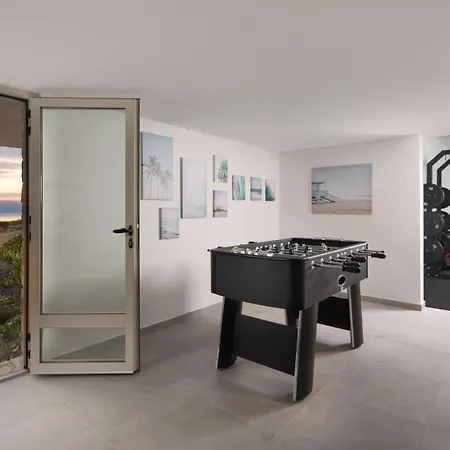 Luxury Energy - Peljesac, Heated Pool, Ideal 8 Guests, Seafront Villa *