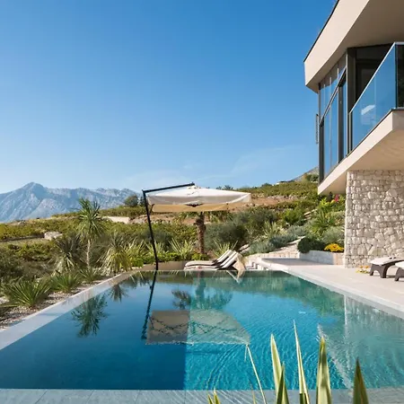 Luxury Energy - Peljesac, Heated Pool, Ideal 8 Guests, Seafront Willa