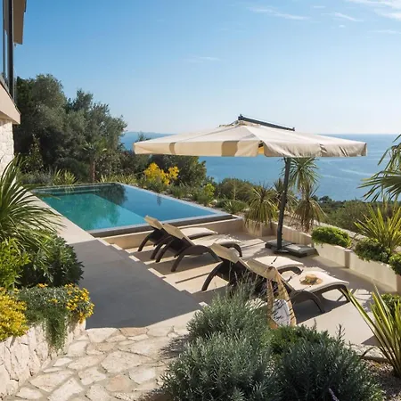 Luxury Energy - Peljesac, Heated Pool, Ideal 8 Guests, Seafront *