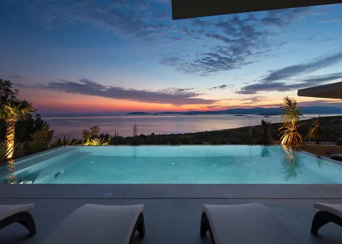 Luxury Energy - Peljesac, Heated Pool, Ideal 8 Guests, Seafront Vila Orebić