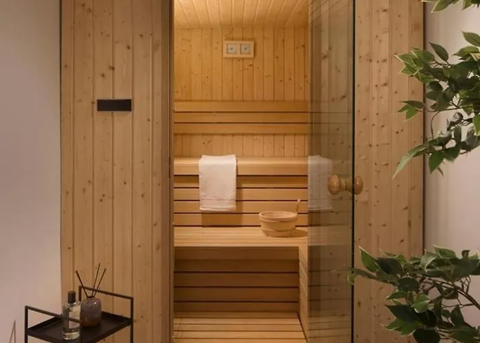 Luxury Energy - Peljesac, Heated Pool, Ideal 8 Guests, Seafront * Orebić