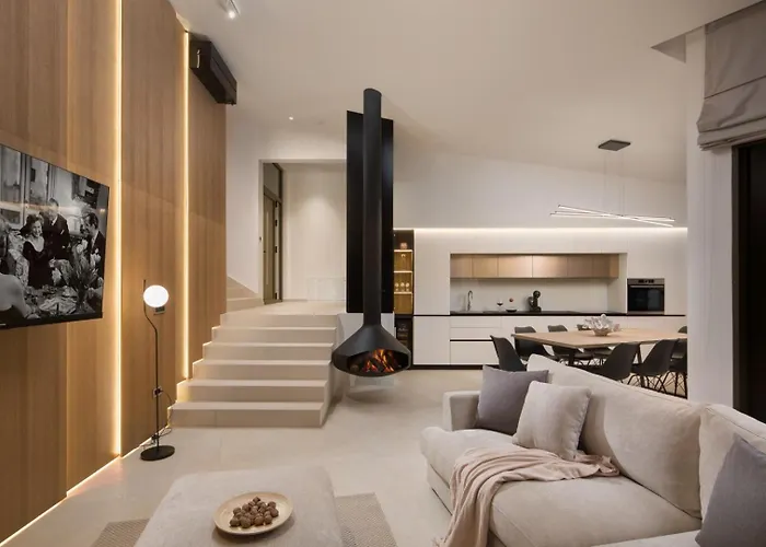 Luxury Energy - Peljesac, Heated Pool, Ideal 8 Guests, Seafront Vila