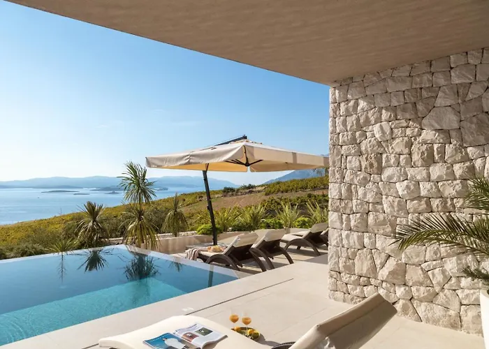 Vila Luxury Energy - Peljesac, Heated Pool, Ideal 8 Guests, Seafront *